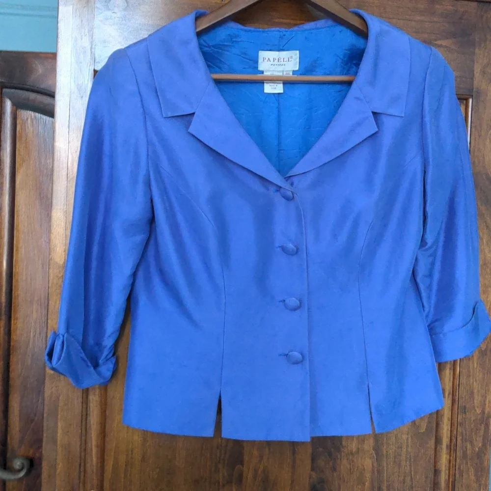 Papell silk blouse, petite, size 8 , Lavender Blue dressy, fitted - Picture 2 of 11